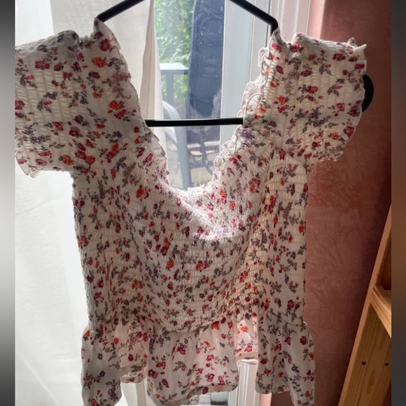 ⚡️2/$20 American Eagle Womens off the shoulder floral shirt - Picture 3 of 4